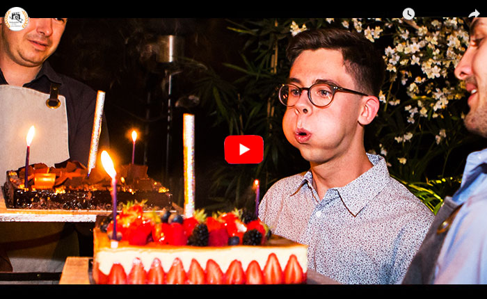 Vidéaste anniversaire, reportage vidéo d'anniversaire des 18 ans