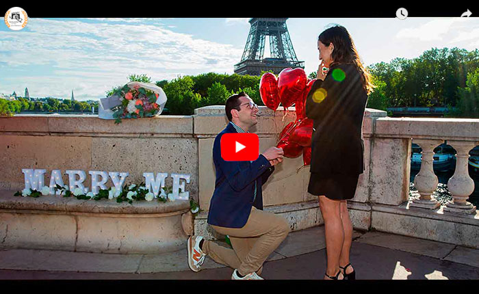 Moment de demande en mariage filmé, complicité et émotion du couple